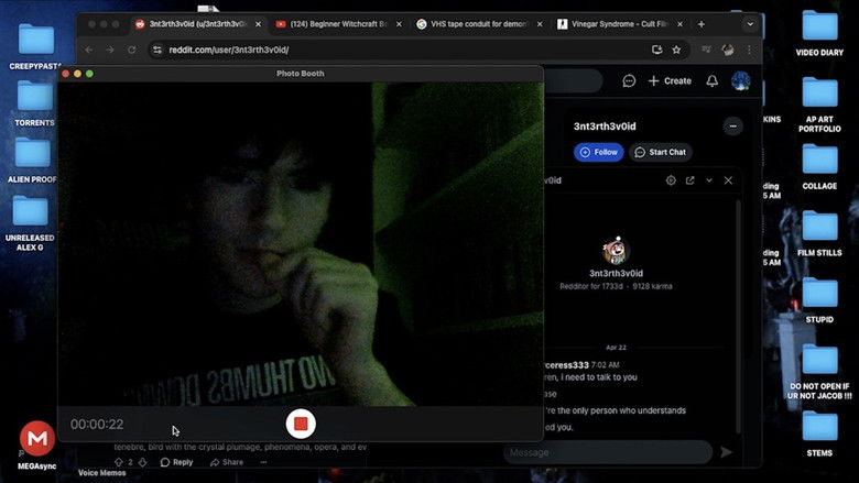 кадр из фильма Cyber Cemetery