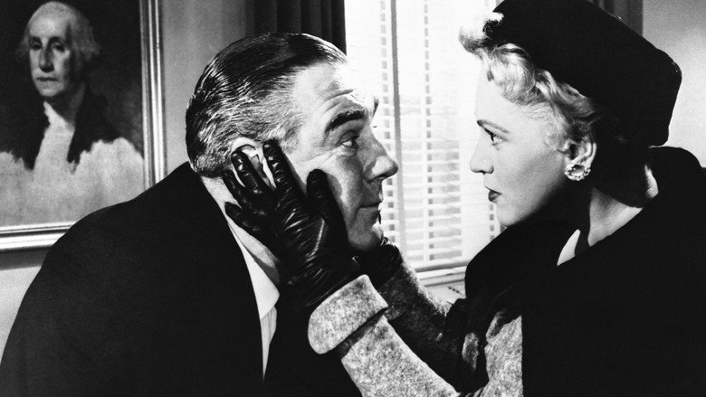 кадр из фильма «Кадиллак» из чистого золота