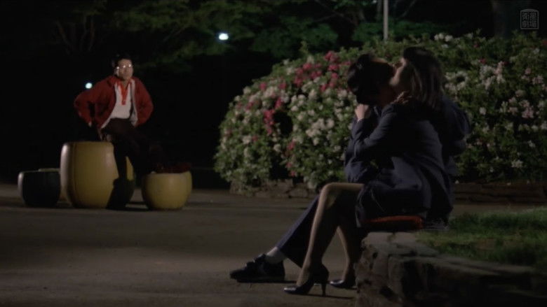 кадр из фильма 痴漢電車　いたずらな指