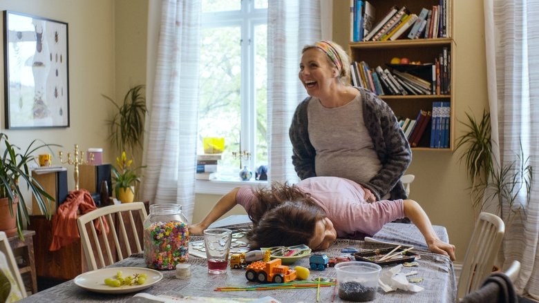 кадр из фильма Жизнь продолжается