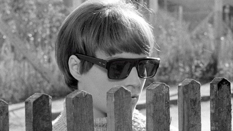 кадр из фильма Ушедший день