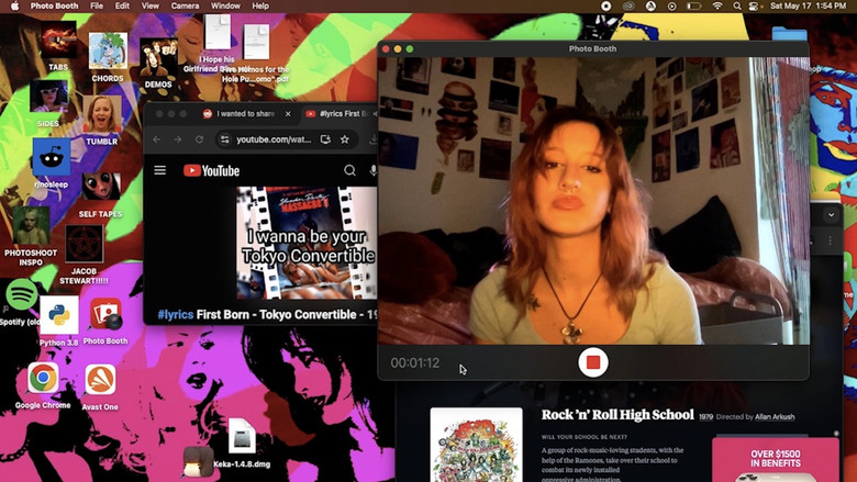 кадр из фильма Cyber Cemetery