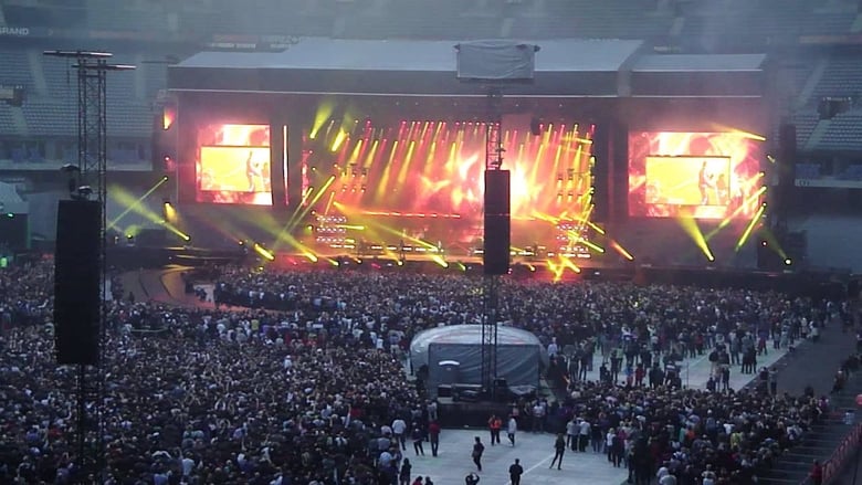 кадр из фильма Johnny Hallyday Allume le feu au Stade de France