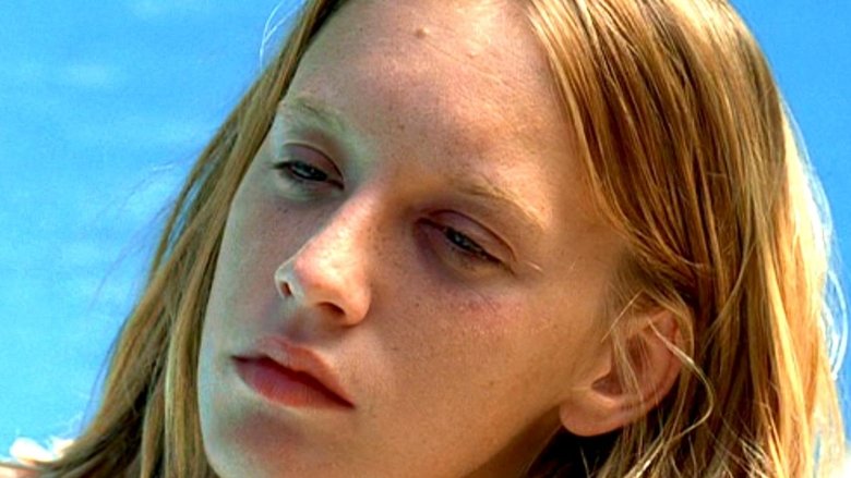 кадр из фильма Бассейн