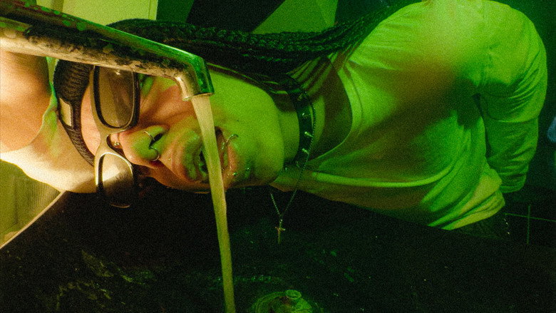 кадр из фильма Silent Descent