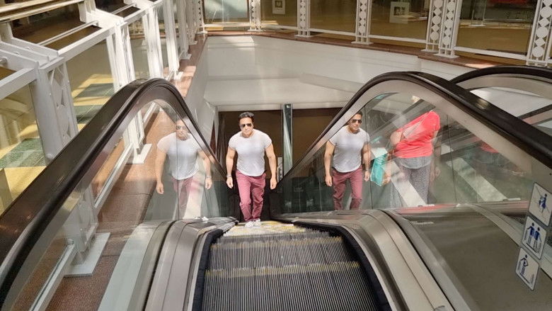 кадр из фильма Time doesn't wait for anyone