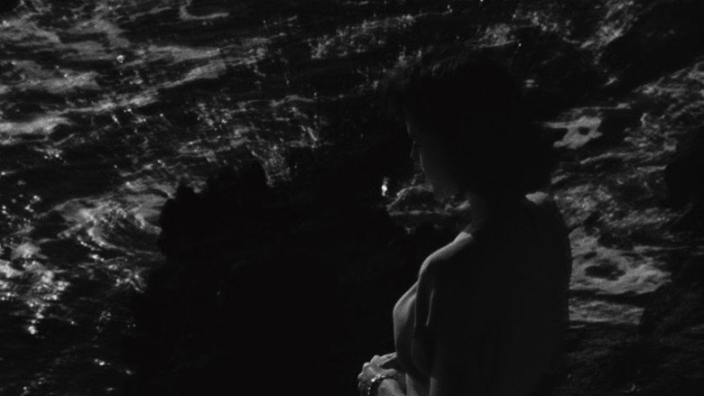 кадр из фильма Я гуляла с зомби