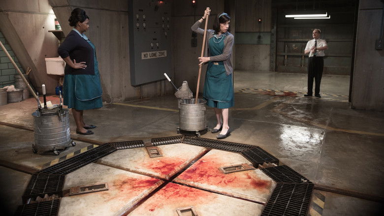 кадр из фильма Форма воды