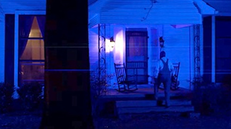 кадр из фильма When the Trash Man Knocks