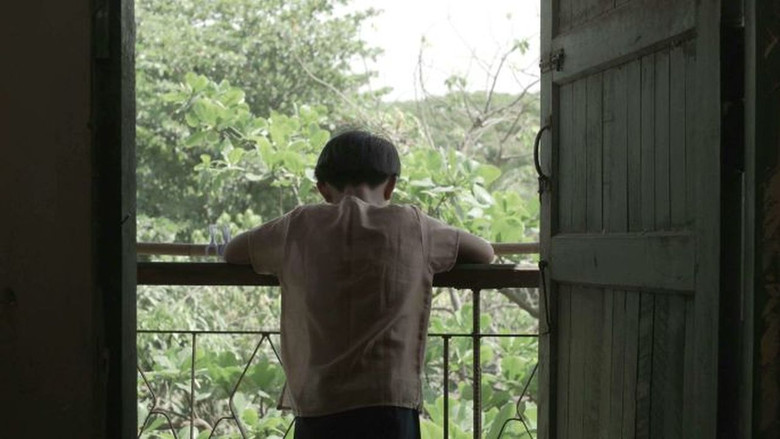 кадр из фильма ပြာပြာညိုရောင် မှိုင်းတလဲ့လဲ့