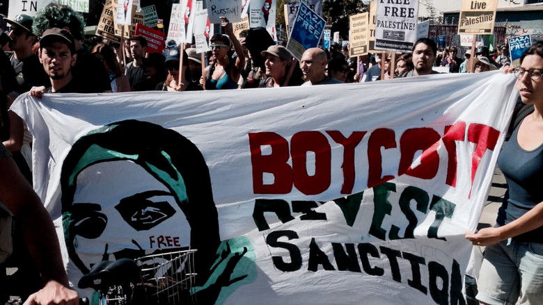 кадр из фильма The Lobby