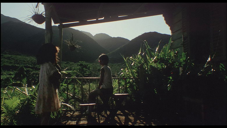 кадр из фильма 天国にいちばん近い島