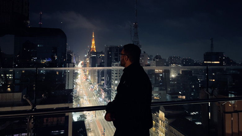 кадр из фильма Apollo