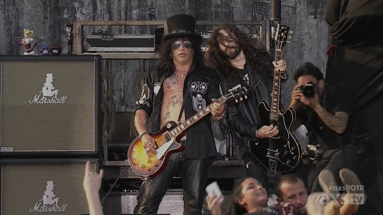 кадр из фильма Slash feat. Myles Kennedy & The Conspirators: Rock on the Range Festival 2015