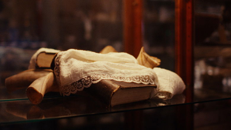 кадр из фильма The Shroud