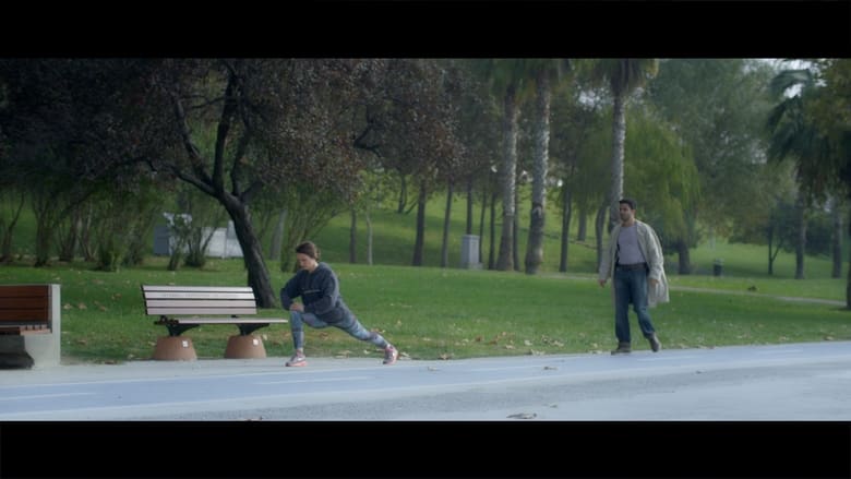 кадр из фильма Bir An Sonra Tıpkı Bir Düş Gibi