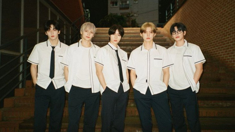 кадр из фильма HELLO STRANGERS