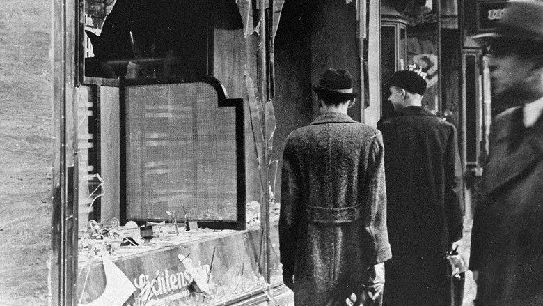кадр из фильма La nuit de cristal, les pogroms de novembre