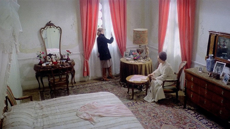 кадр из фильма Шепот во тьме