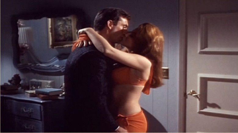 кадр из фильма The Swinger