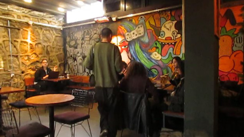 кадр из фильма bu dünyanın sonu değil