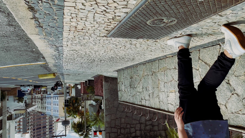 кадр из фильма Blue Portrait