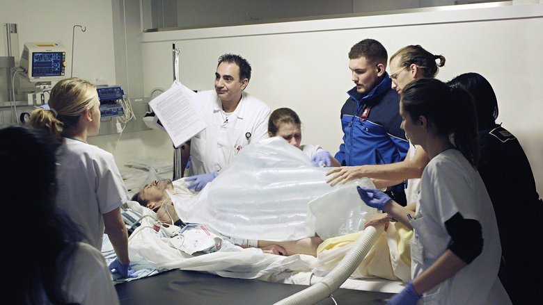 кадр из фильма Et dehors la vie continue