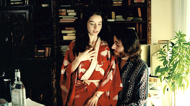 кадр из фильма Cuando el mundo se acabe te seguiré amando