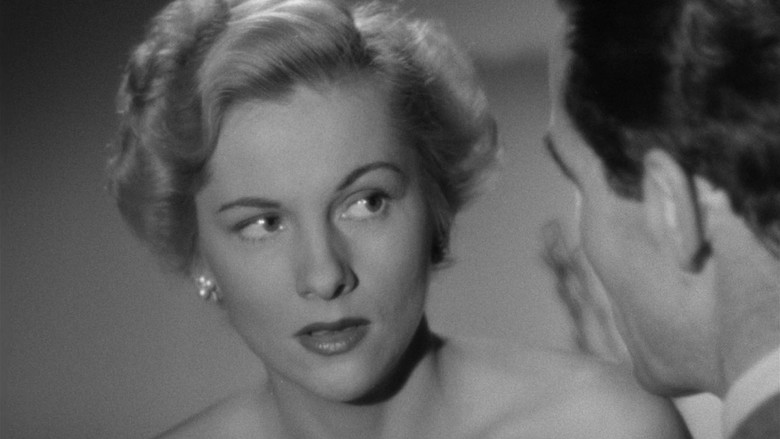 кадр из фильма Born to Be Bad