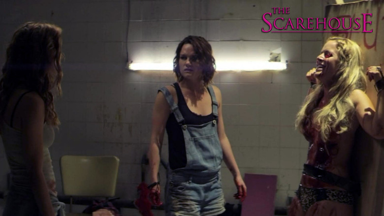 кадр из фильма Дом ужасов