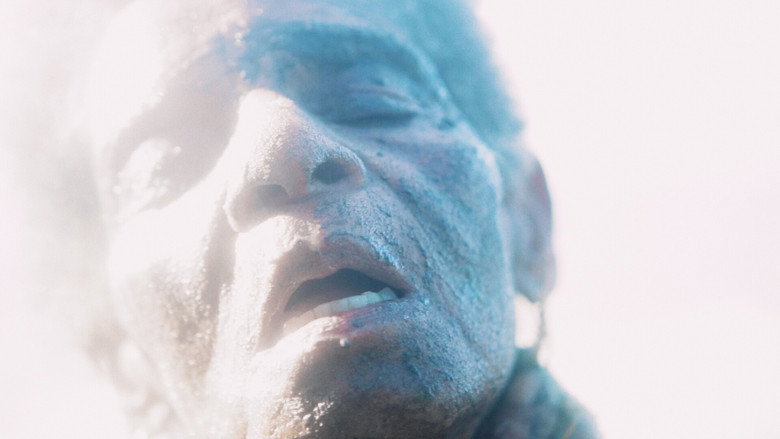 кадр из фильма LES FANTÔMES DES PROFONDEURS