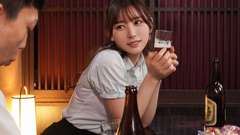 кадр из фильма 出張先で僕をダメにするキス魔な後輩女子と涎ダラダラ相部屋NTR 呼吸を奪われ接吻スパイダー騎乗位で唾液まみれ溺れイキ 五日市芽依 MIAB-071