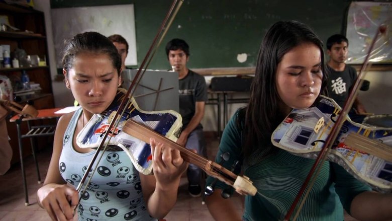 кадр из фильма Landfill Harmonic