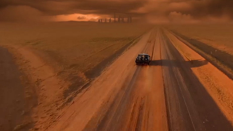 кадр из фильма L'apocalypse selon Mad Max