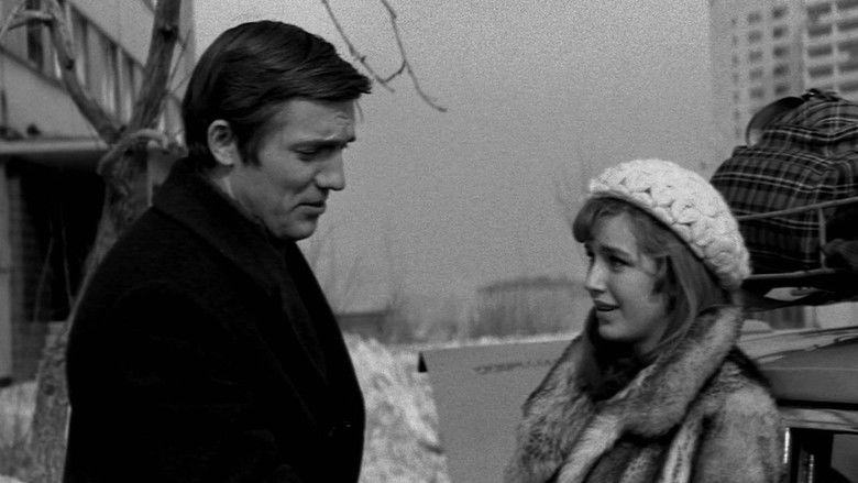 кадр из фильма Городской романс