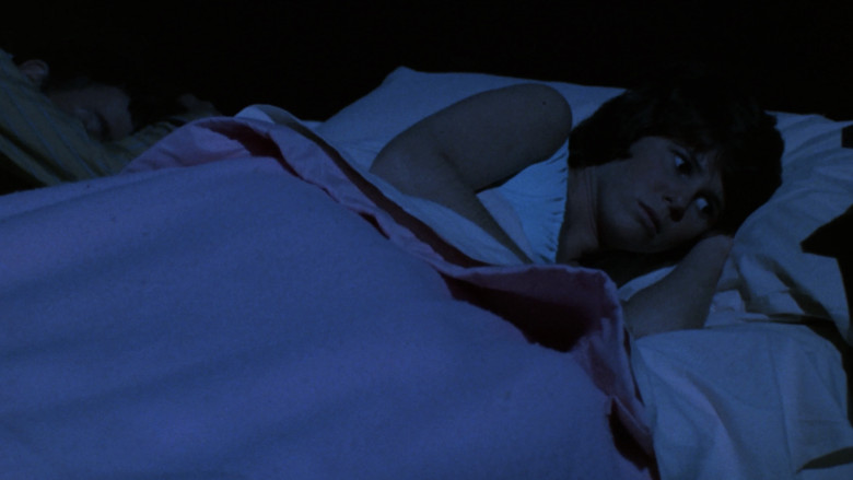 кадр из фильма Не бойся темноты