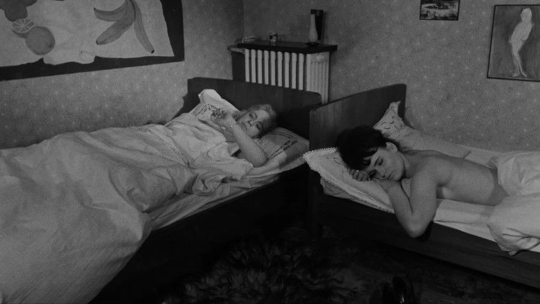 кадр из фильма Villa Vennely