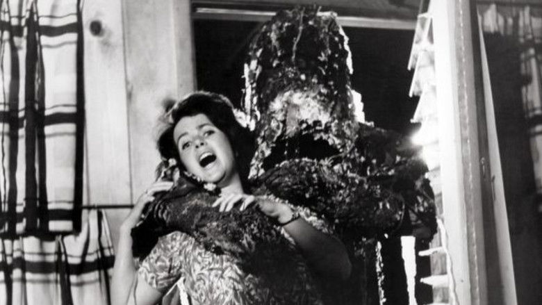 кадр из фильма The Horror of Party Beach