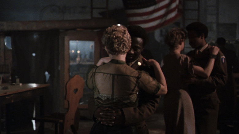 кадр из фильма Замужество Марии Браун