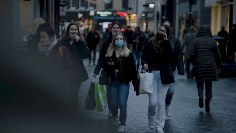 кадр из фильма Generation C