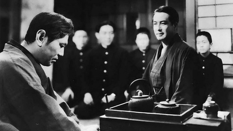 кадр из фильма Вся семья работает