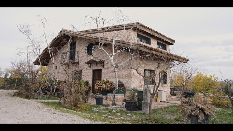 кадр из фильма El Lobo y La Gacela