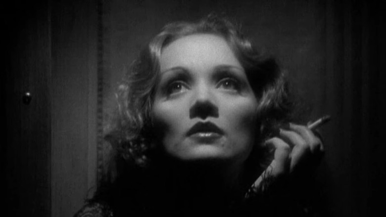 кадр из фильма Шанхайский экспресс