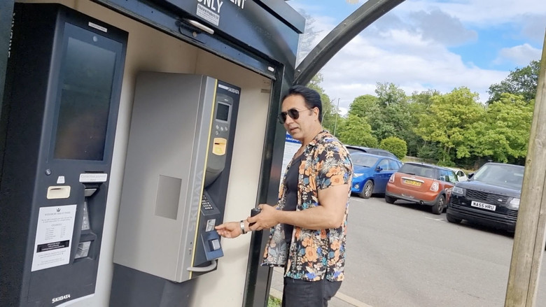 кадр из фильма Virginia Water Lake