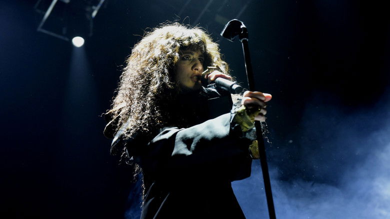 кадр из фильма Luna en Obras