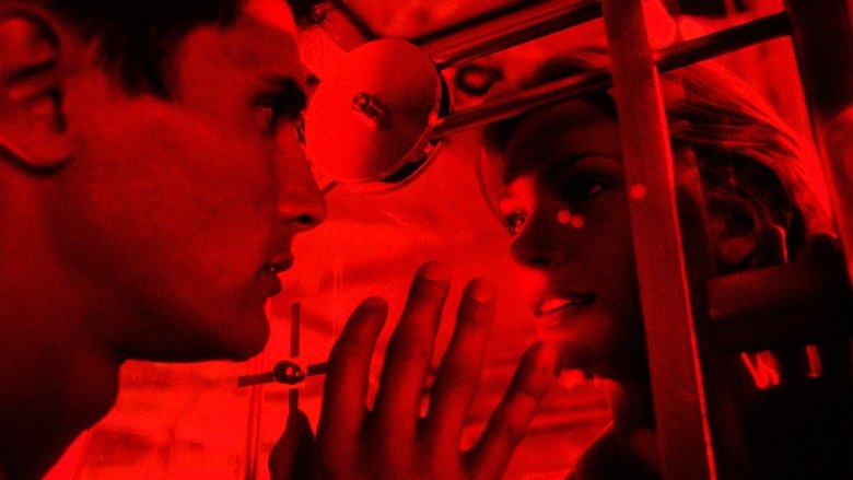 кадр из фильма Особь 2