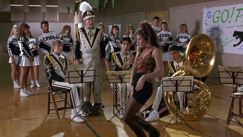 кадр из фильма На опасной волне