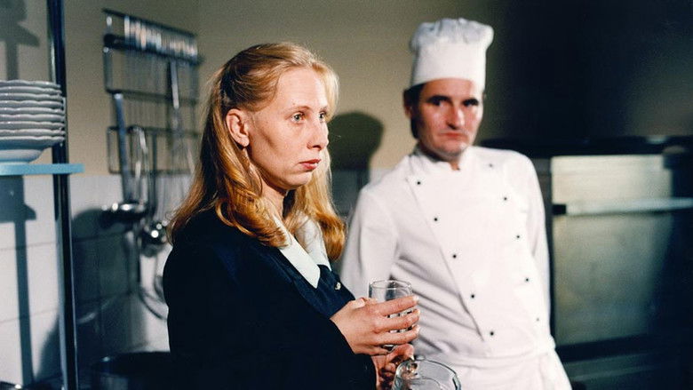 кадр из фильма Вдаль уплывают облака