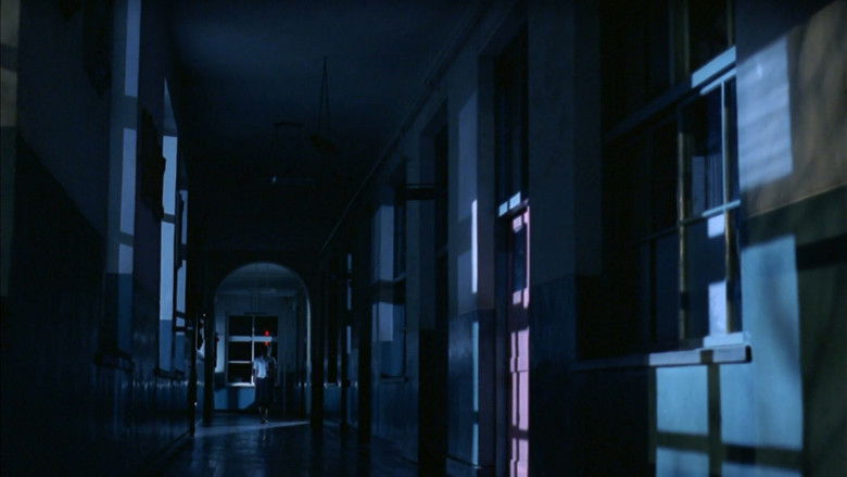 кадр из фильма Шёпот стен