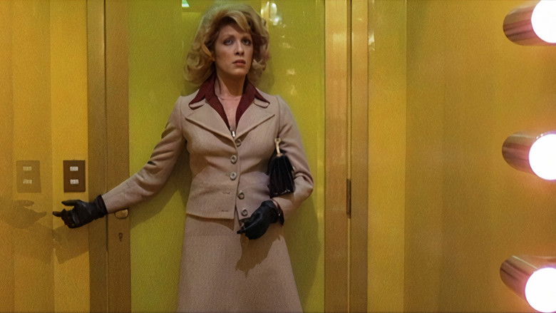 кадр из фильма L'assassino è costretto ad uccidere ancora